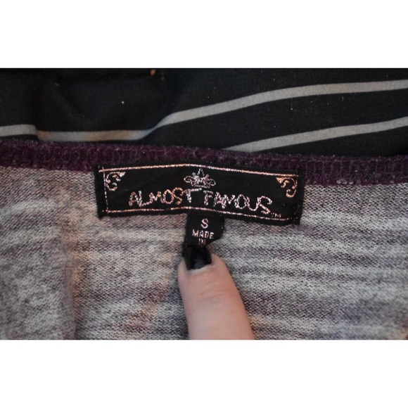 Floral Deep V-Neck Blouse - Picture 7 of 7